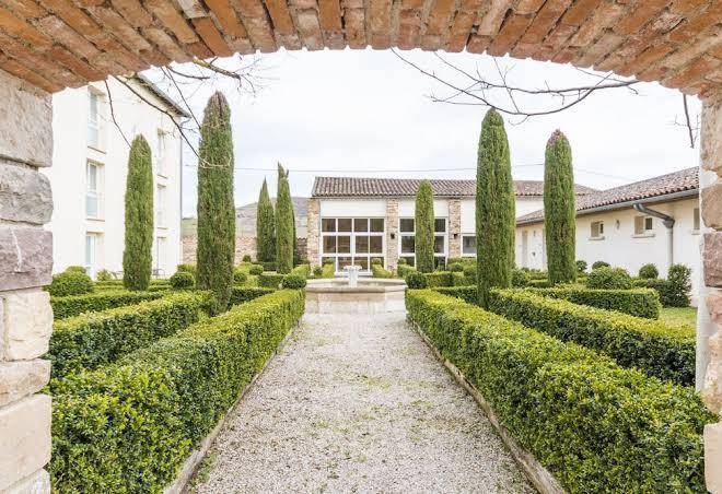 Hotel La Metairie Image