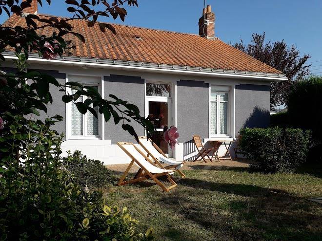 Clair De Lie Hotel Restaurant Image