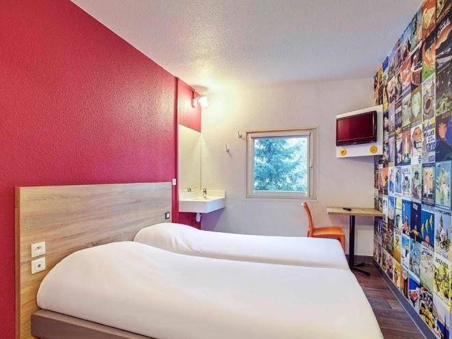 Hotel hotelf1 laval