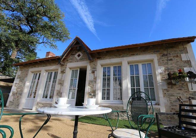 Le petit chateau des cedres