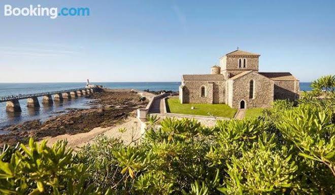 Les Voyageurs Vaire Restaurant Hotel Traiteur Image