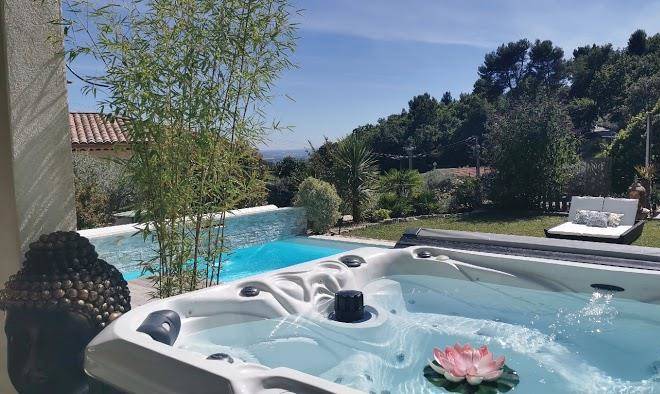 Chambre d'hote romantique piscine jacuzzi hammam