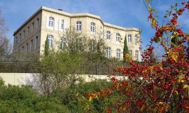 Auberge de jeunesse hi marseille bois luzy