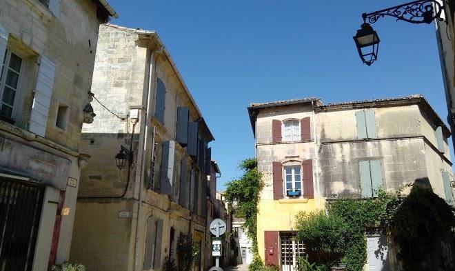 Gite arles de thais location de maisons de vacances a arles