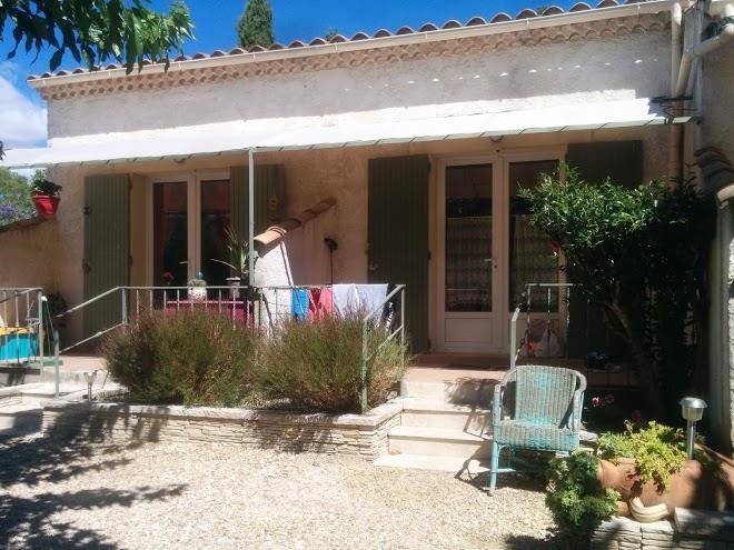 Gite logement de vacances loisirs piscine provence mas jaro