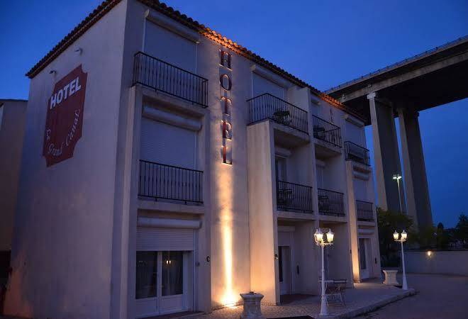 Hotel le grand canal a martigues