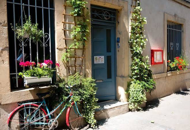 La maison de thais chambres d'hotes et maison de vacances a arles