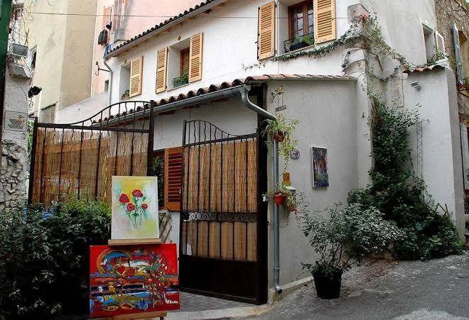La maison du petit canard