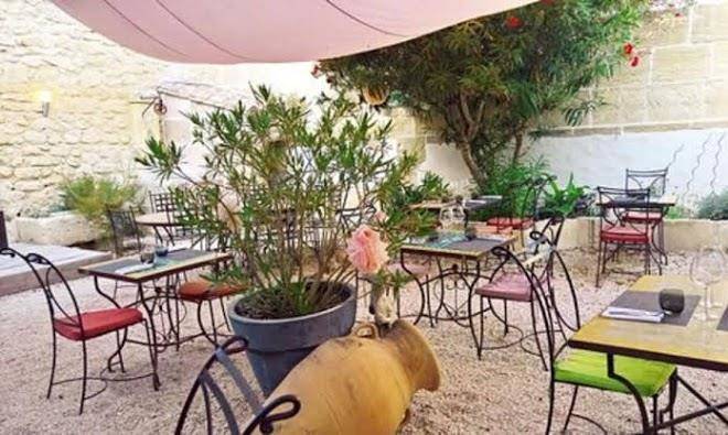 Le bel oustau restaurant fontvieille