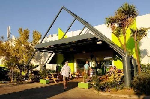 Lemon hotels