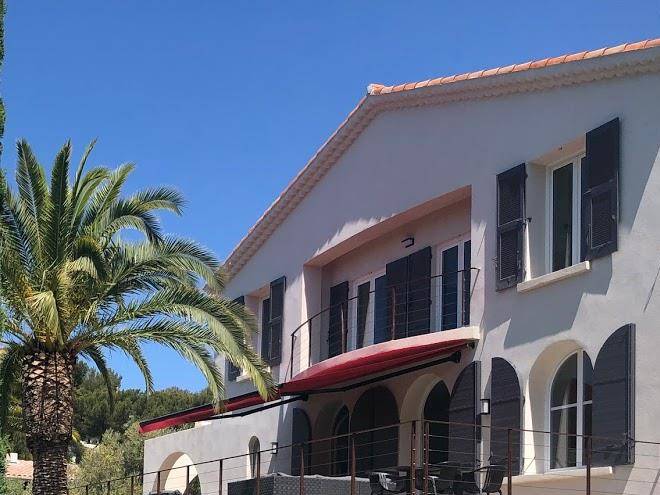 The address cassis