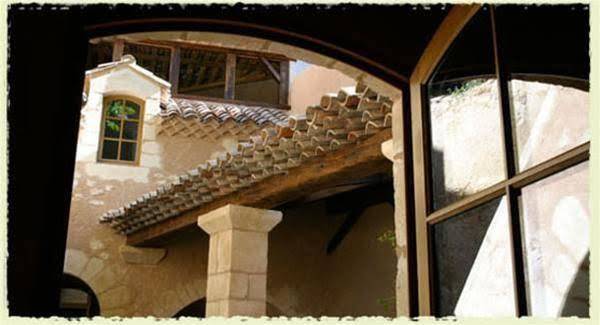 Un Mas En Ville Image