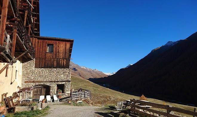 Hotel La Lobio Image