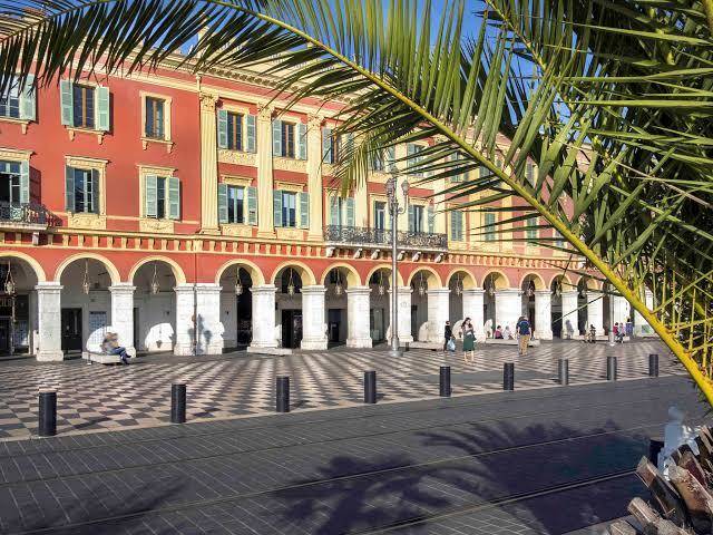 Hotel mercure nice marche aux fleurs