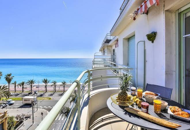 Nice 115 by the sea
