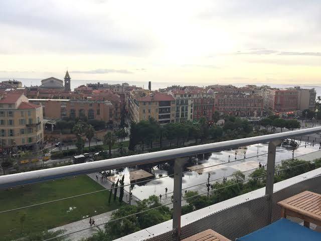 Stay in the heart of nice