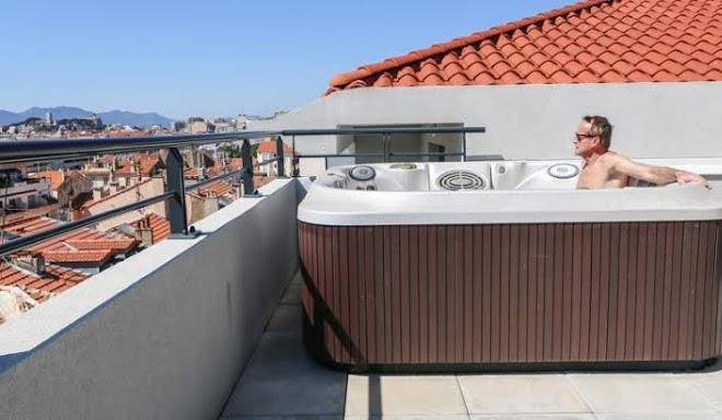 Unique a cannes