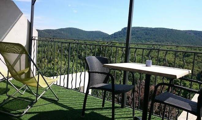 Au Relais Provencal Image