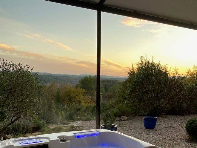 Bellevue en provence gite avec jacuzzi privatif