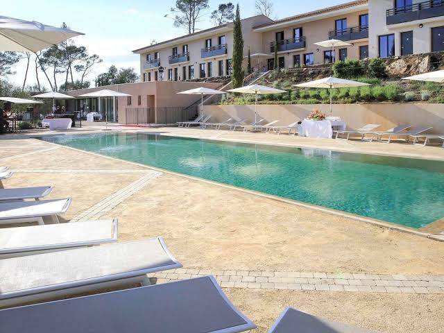 Hotel mercure brignoles golf de barbaroux