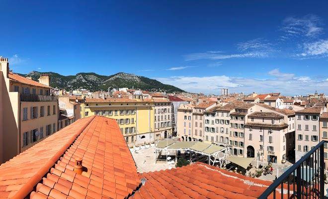 L' eautel toulon port
