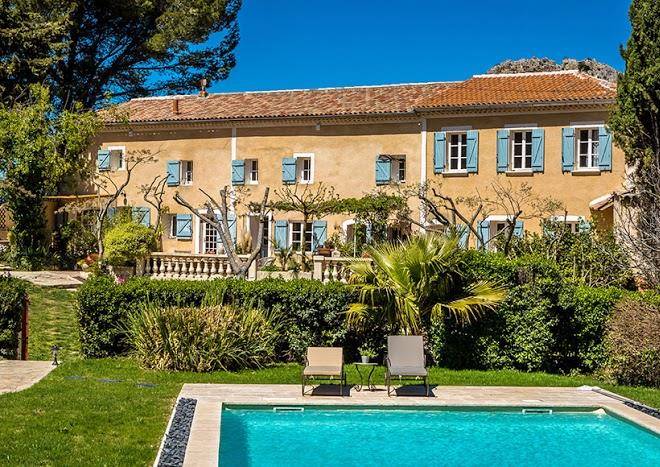 Mas du cimai chambres & table d'hotes piscine et gite