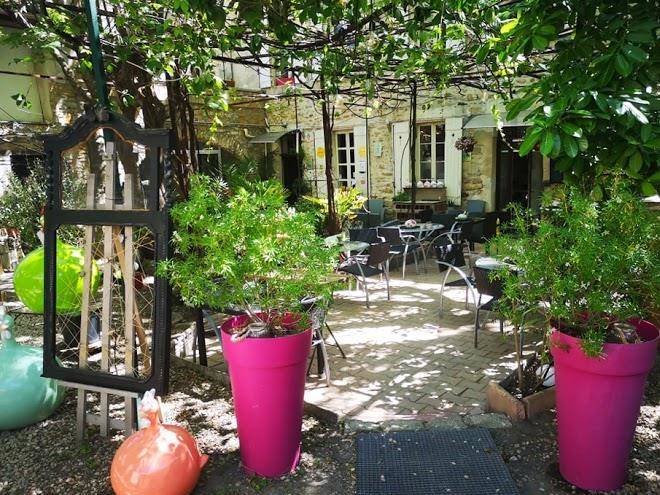 Hotel il etait 1 fois restaurant le cul de poule