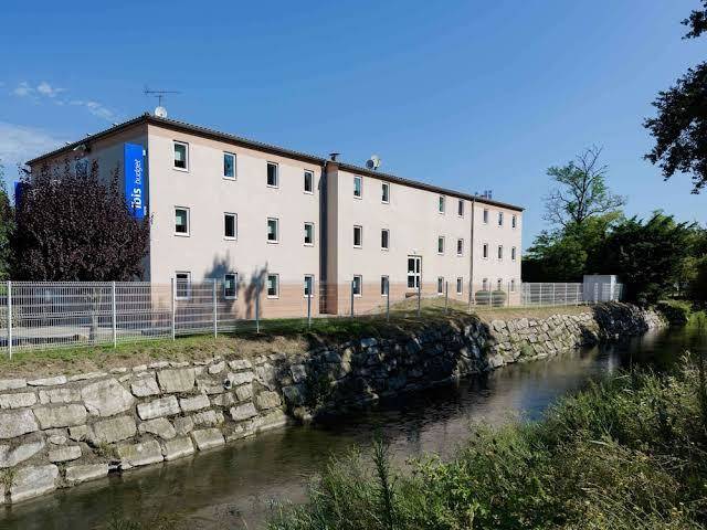 Ibis budget orange centre