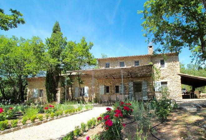 Mas de veroncle hebergement location de vacances en provence