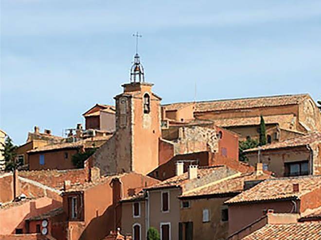 Une hirondelle en provence