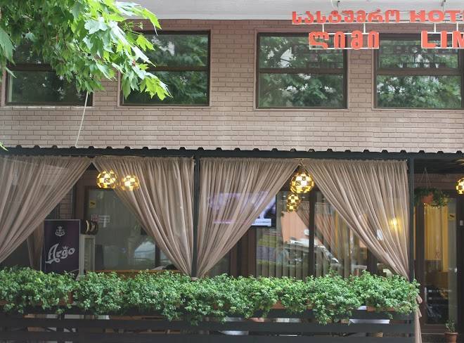 Hotel lim