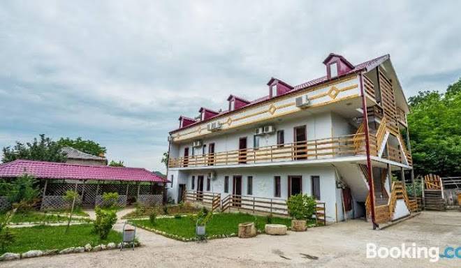 Hotel prometes gate