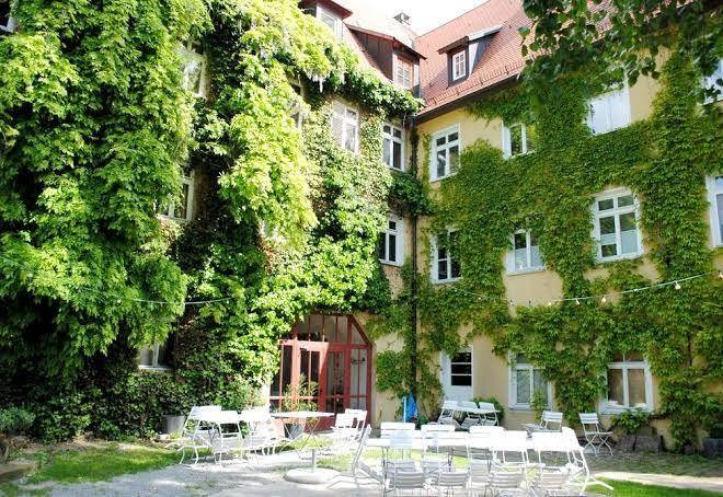 Hotel Schloss Sindlingen Image
