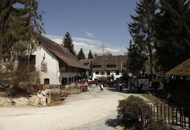 Hotel lochmuhle gmbh