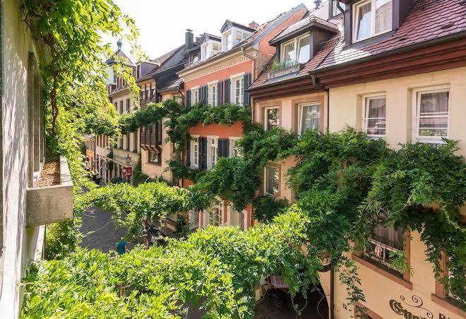 Hotel & Restaurant Kreuzblume Image