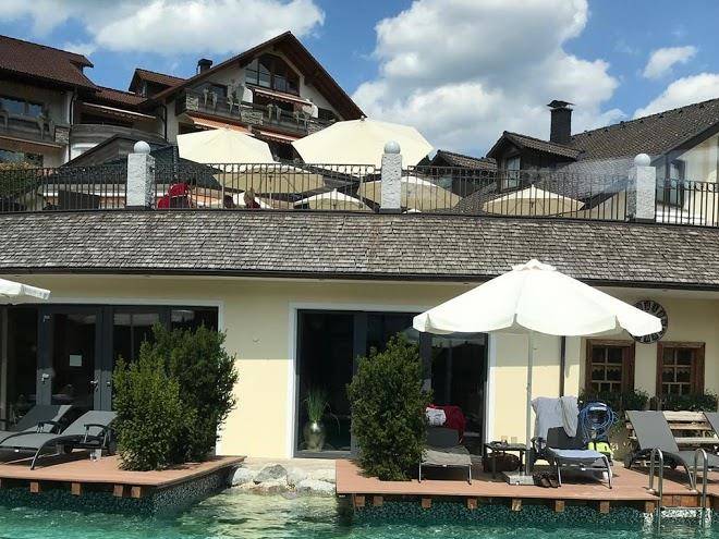 Hotel heselbacher hof kg