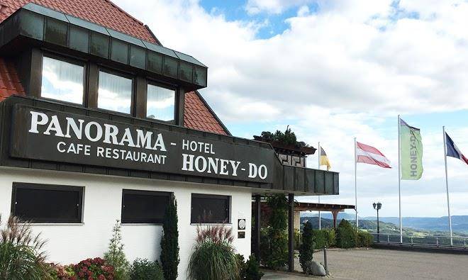 Panorama hotel honey do