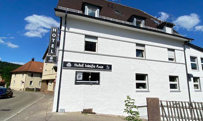 Hotel weise rose by strada