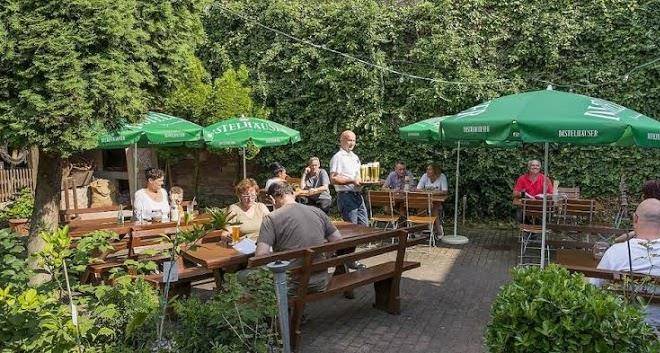 Hotel gasthaus restaurant gaststube biergarten drei lilien