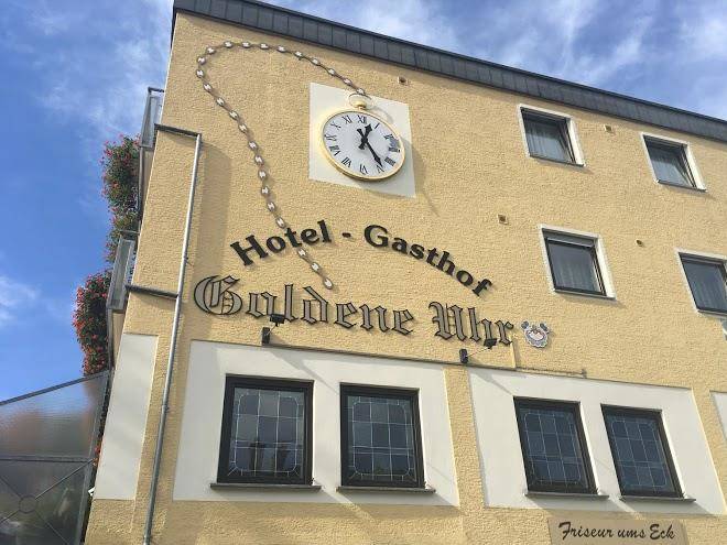 Hotel goldene uhr