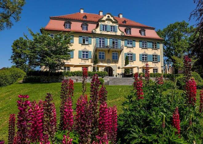 Schloss Neutrauchburg Image