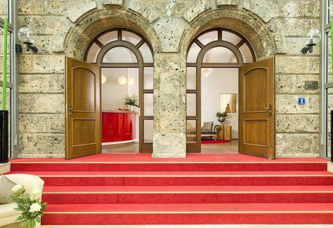 Hotel restaurant donaublick