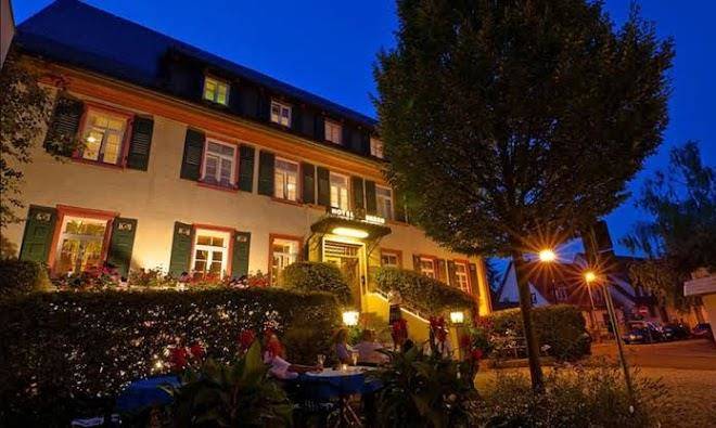 Hotel restaurant baeren