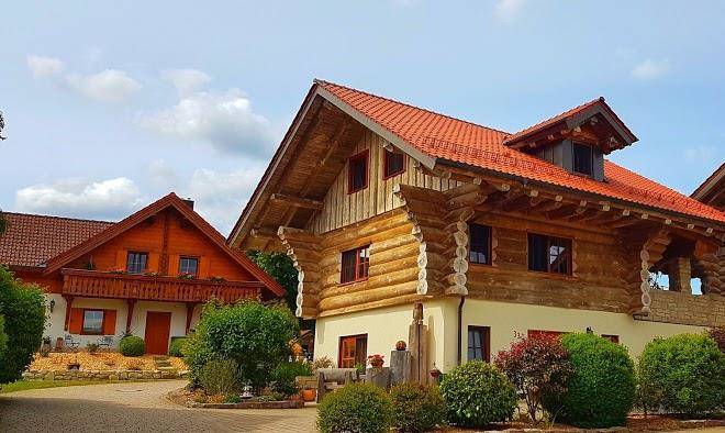Heumanns blockhauser am wald