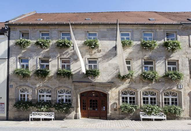Hotel und restaurant goldener anker