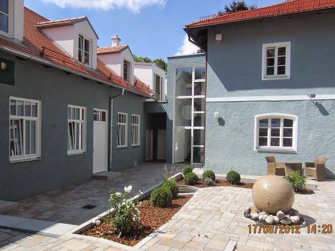 Hotel & Cafe Dah Inn Image