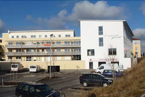 Hotel & cafe paso