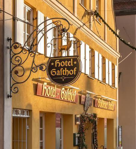 Goldener hirsch