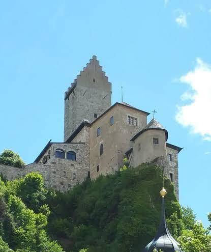 Tiroler landgasthaus s`besenkammerl hotel und restaurant