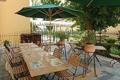 Henry's restaurant